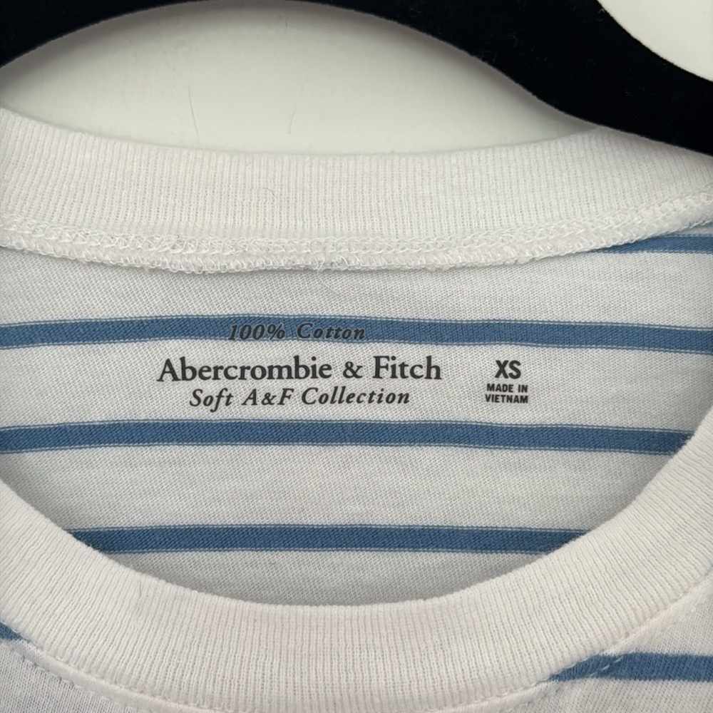 Abercrombie & Fitch Blue and White Striped Crop Top - Size XS - Picture 2 of 6